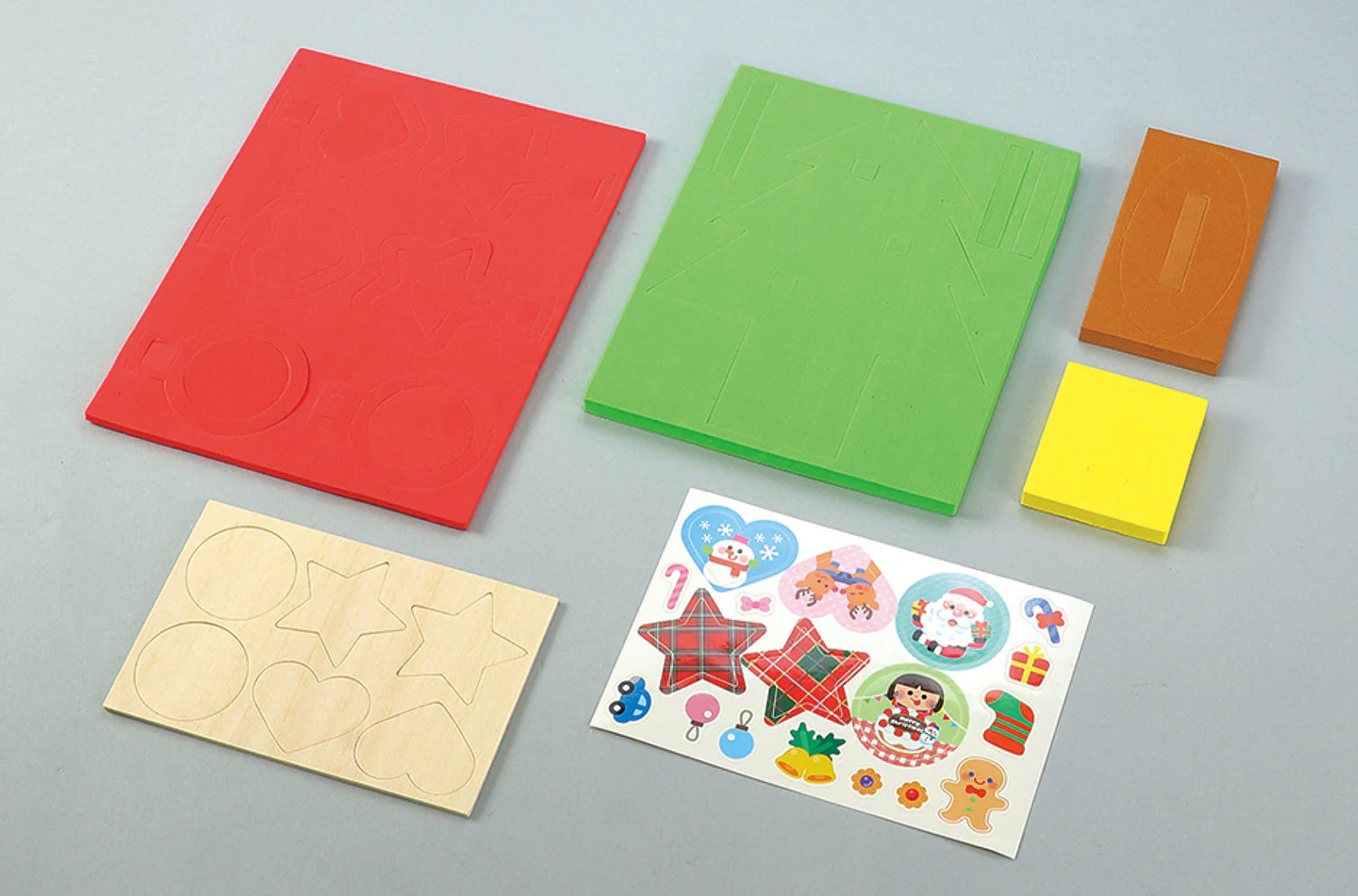 Drawing Christmas tree with wooden parts - Image 3