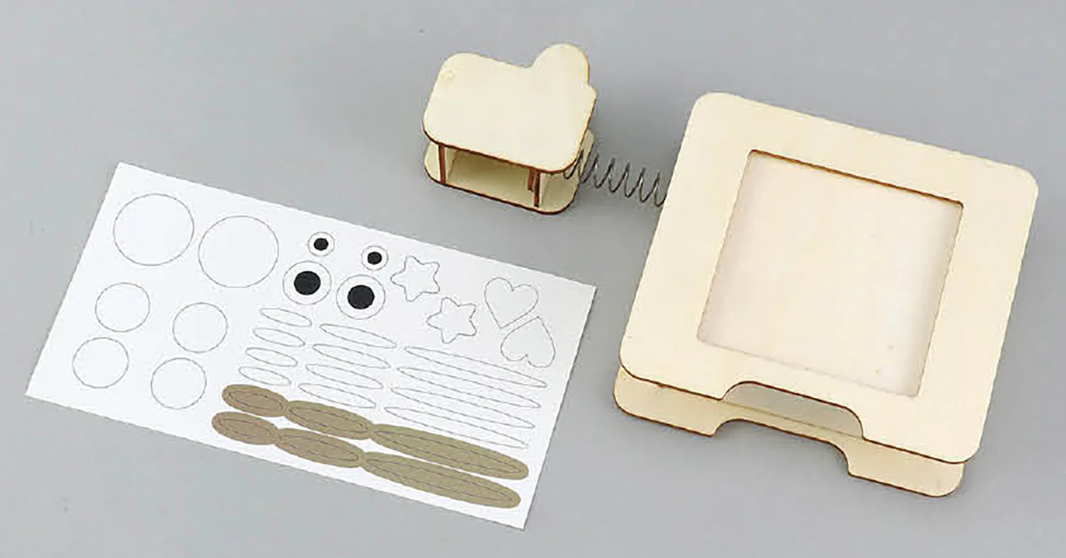 wooden akabeko accessory case - Image 3