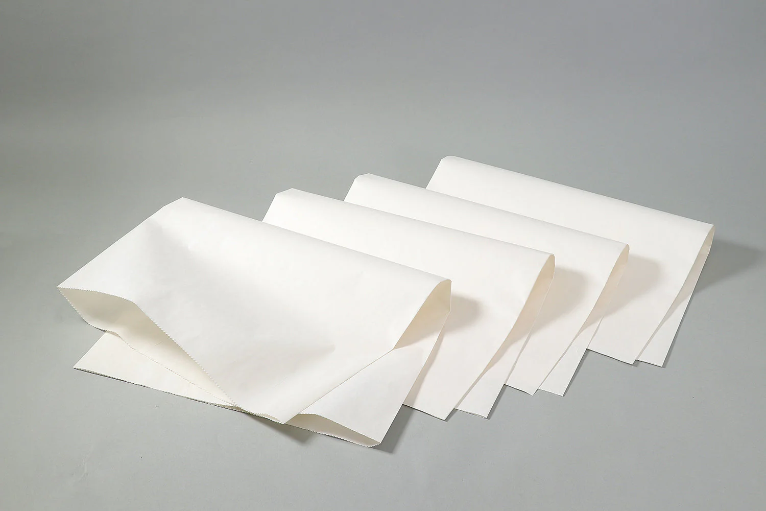 Tubular kraft paper white 680 x 445 (set of 4)