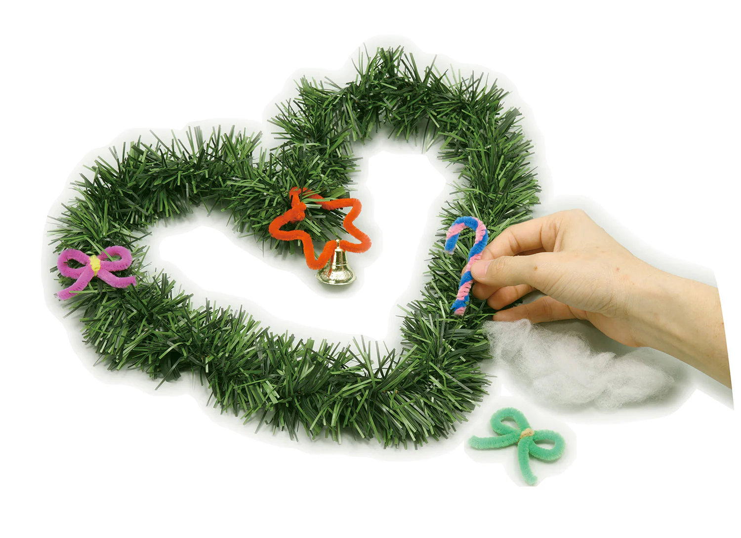 Making a Christmas wreath - Image 3
