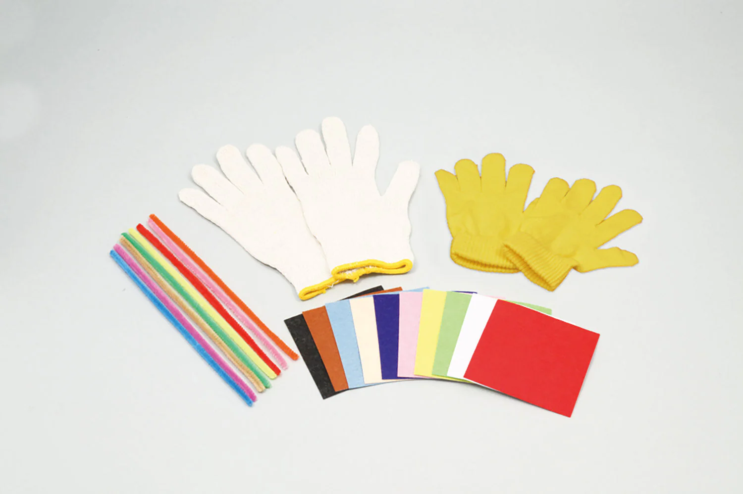 Glove doll making yellow - Image 3