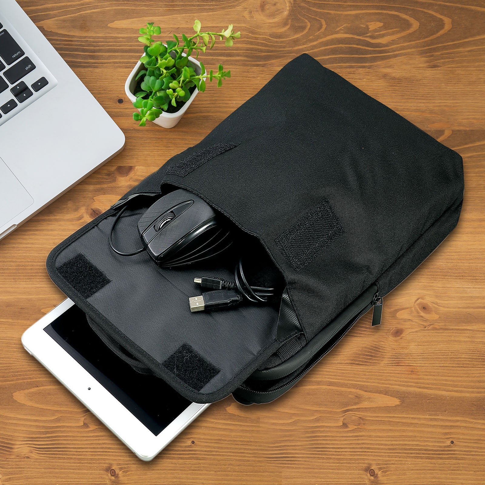 Water-repellent PC tablet case M (with pocket) - Image 5