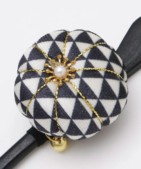 Kanzashi with a Japanese sweets Motif - Image 4