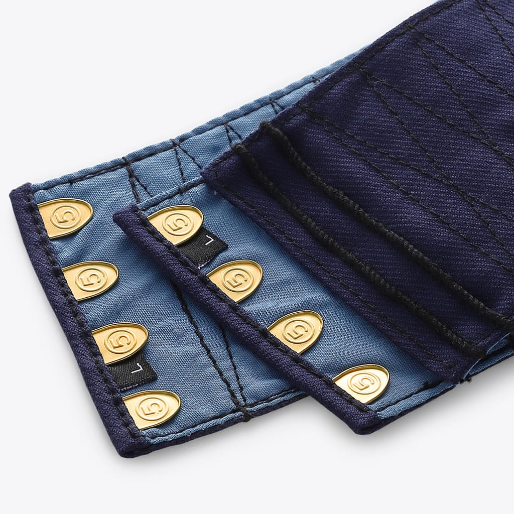Tabi Maker's Tekkou (Tekou) Wrist Band (4 clasps) (Navy) - Image 3